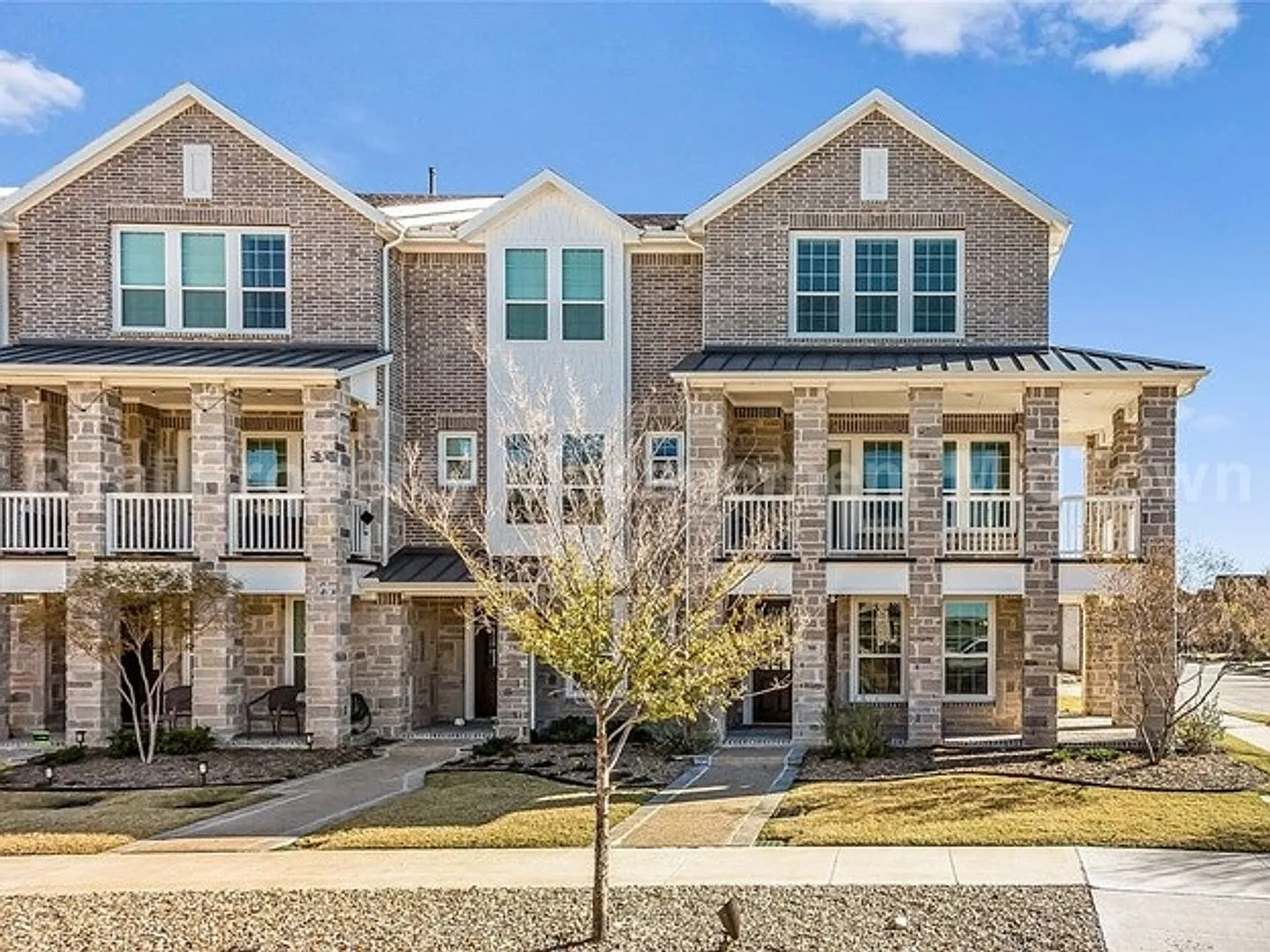Live Elevated in the Heart of Viridian Stunning Island Townhome! — Photo 1