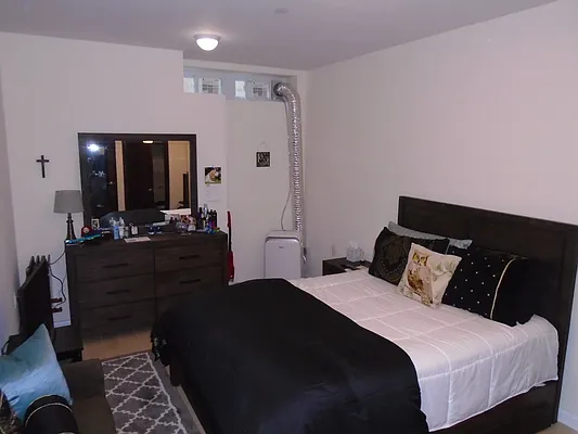 Rented by 18 REALTY | media 7