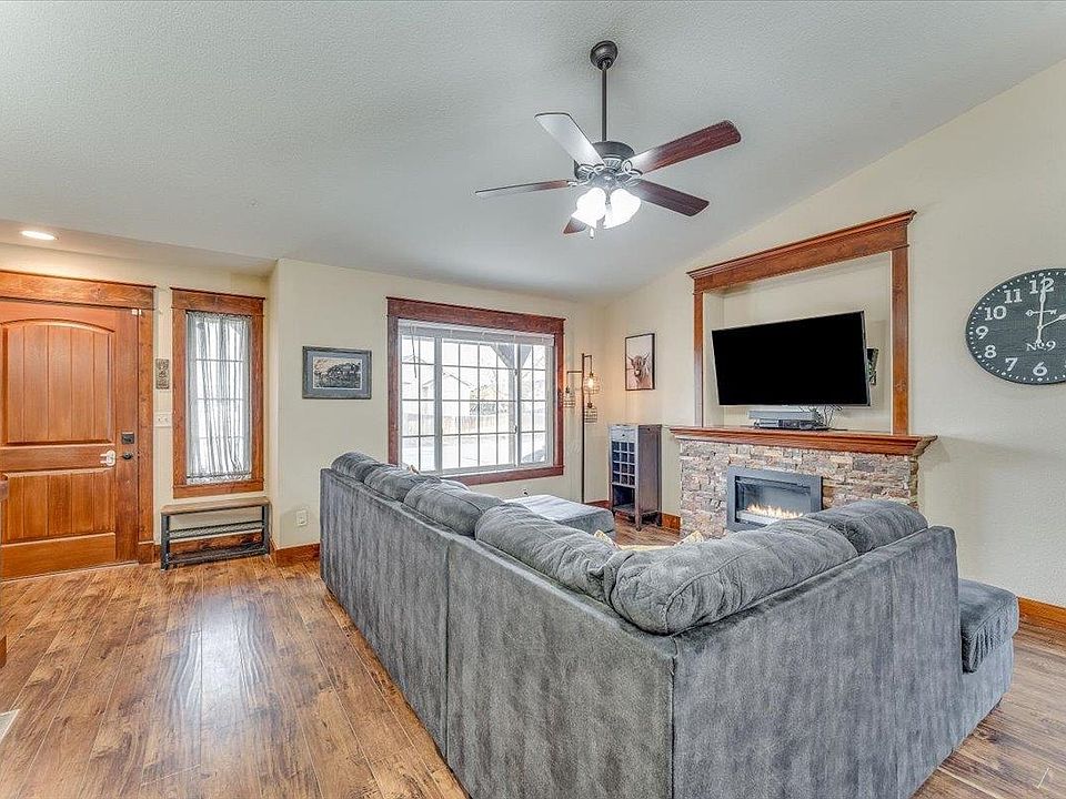 10426 E Fawn Grove St, Wichita, KS 67207 Zillow