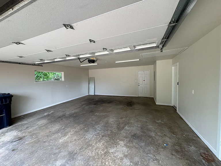 3600 NW 67th St — Photo 3