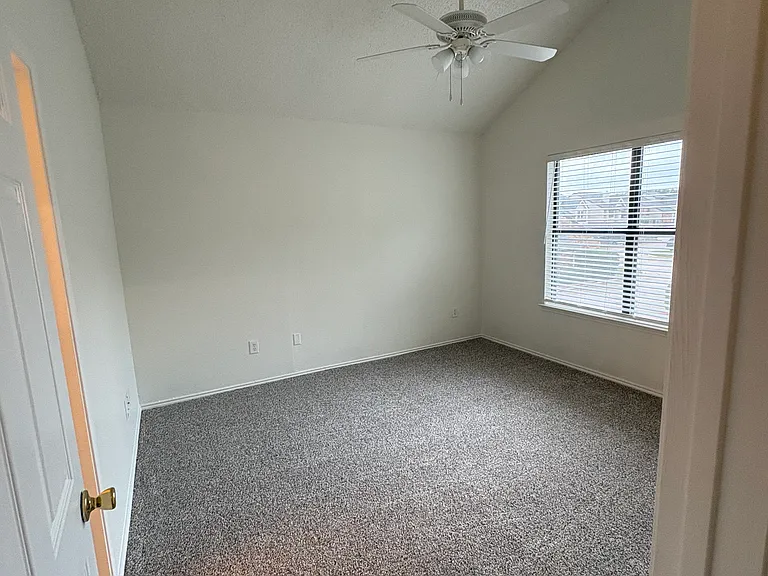 827 W Harwood Rd #E — Photo 13