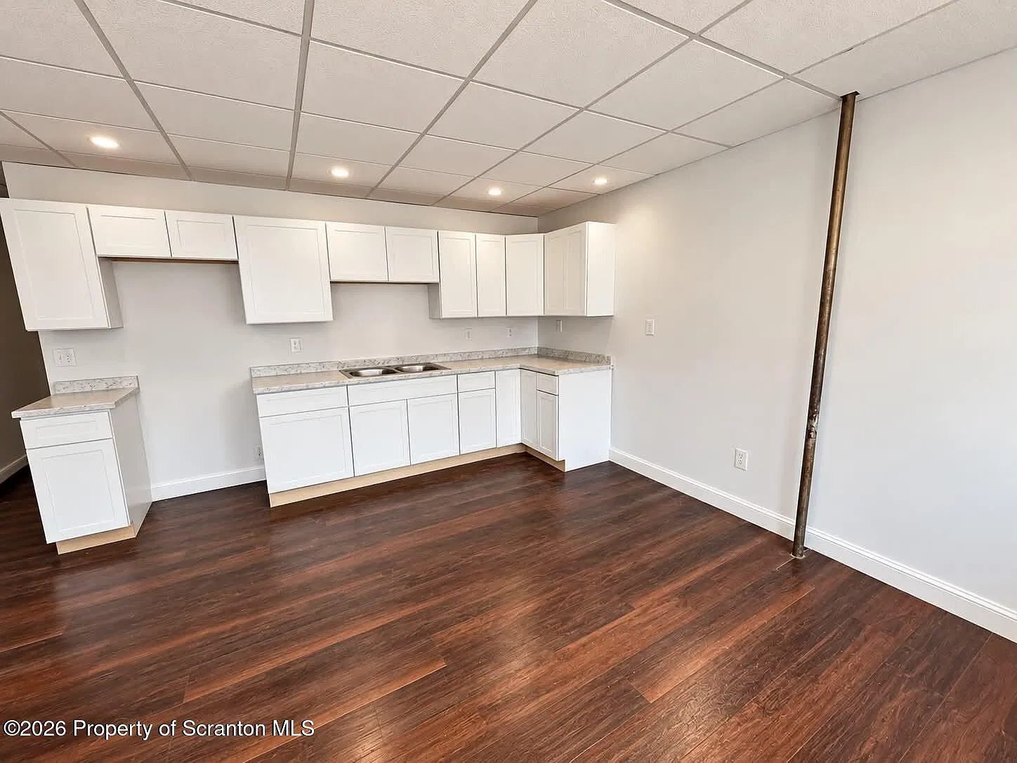 2 bed, 1.0 bath, 700 sqft, $1,400 — Photo 1