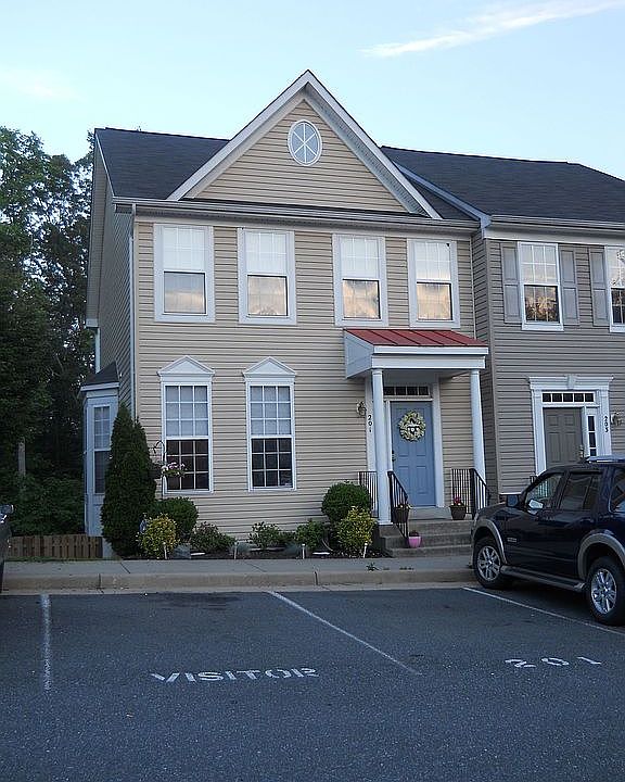 1st image of 201 Hillside Ct