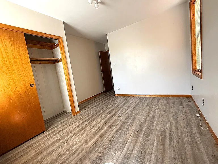 1722 Lurting Ave #2L — Photo 5