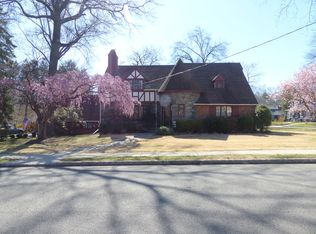 54 Hillcrest Rd, West Caldwell, NJ 07006