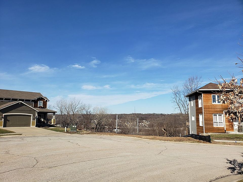 2nd image of 3804 S Thompson Cir