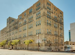 270 E Highland Ave APT 641, Milwaukee, WI 53202