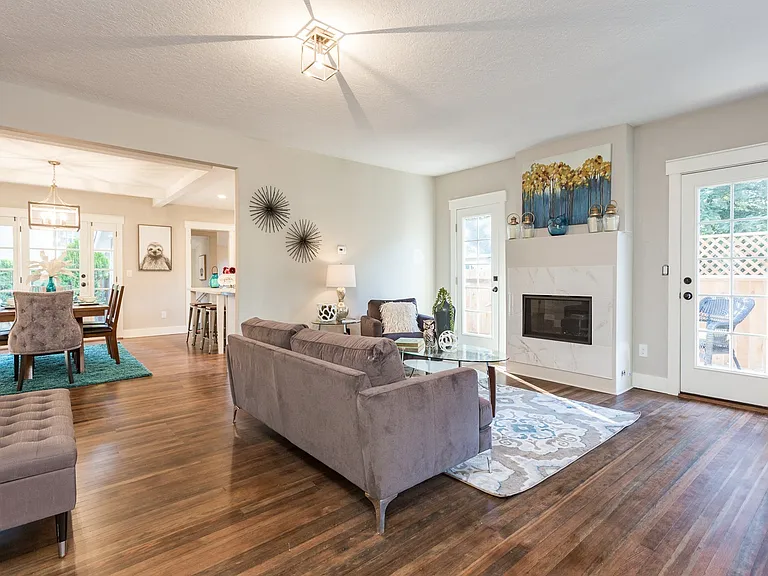 5262 Rosewood St — Photo 2