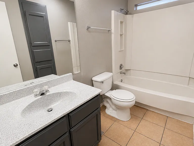 4704 Oakfield Way — Photo 12