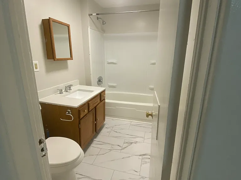 432 4th St #2 — Photo 2