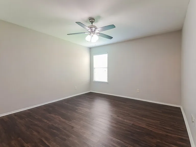 2116 Meadow View Dr — Photo 11