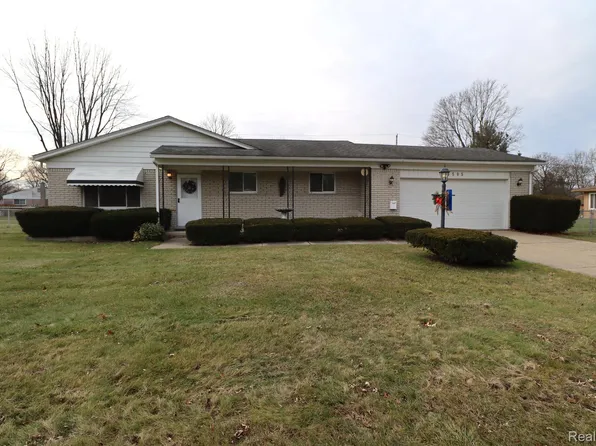 6585 Almond Ln, Clarkston, MI 48346