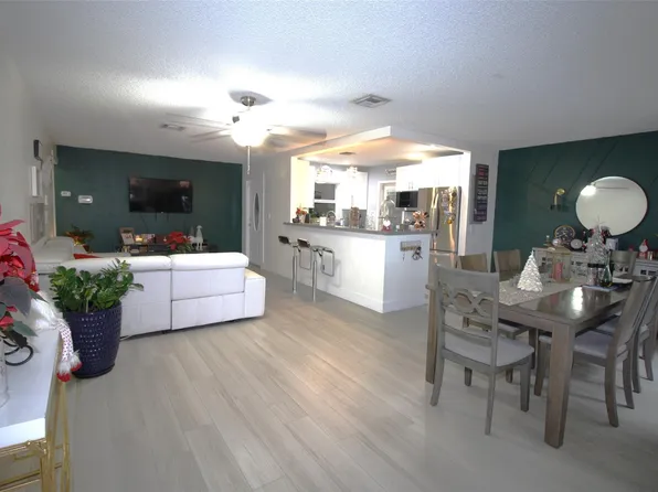 7329 Stardust Drive #7329, Hialeah, FL 33015