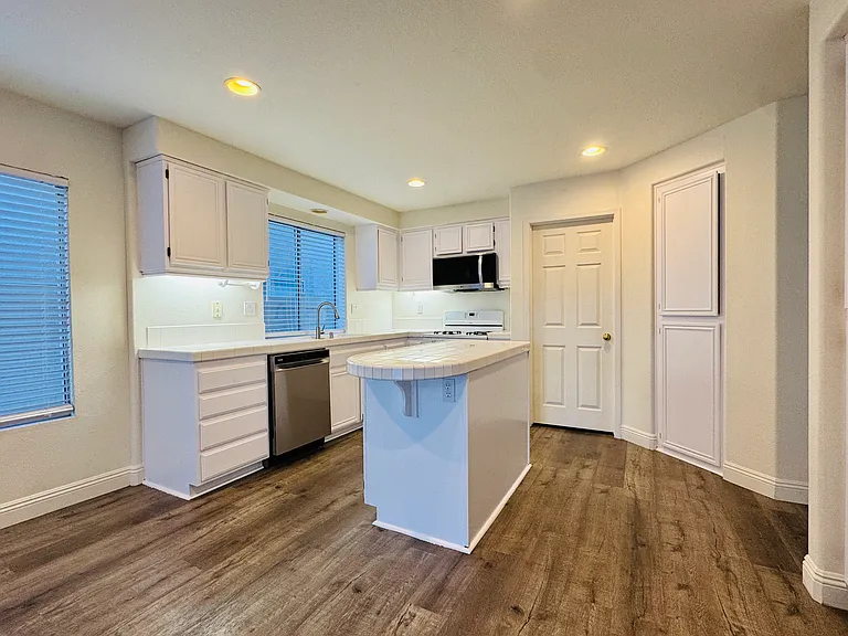 28 Homestead Dr — Photo 13
