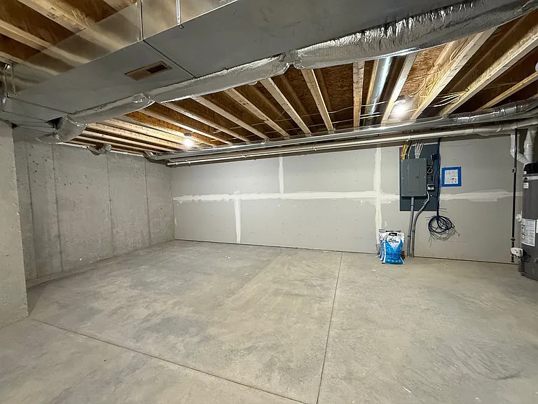 4679 Bellflower Dr #3 — Photo 14