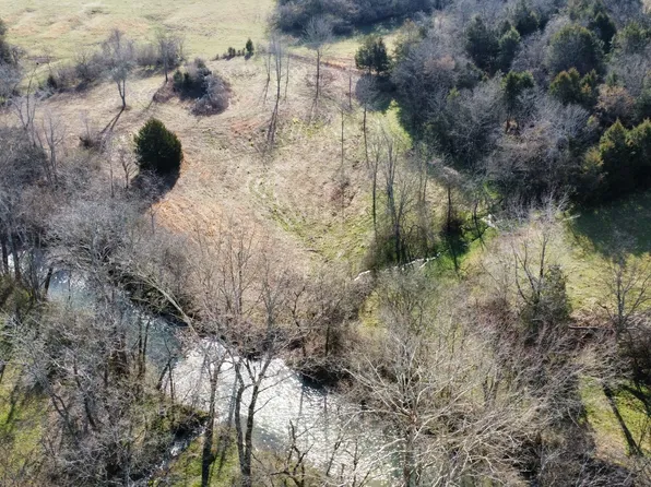 2872 Cornersville Rd, Lynnville, TN 38472