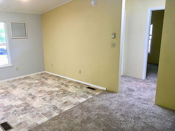 4th image of 712 N Foch St