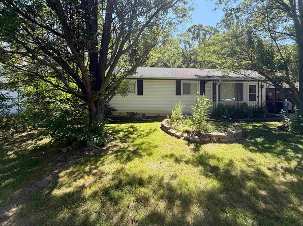 1871 Joy Rd, Saginaw, MI 48601