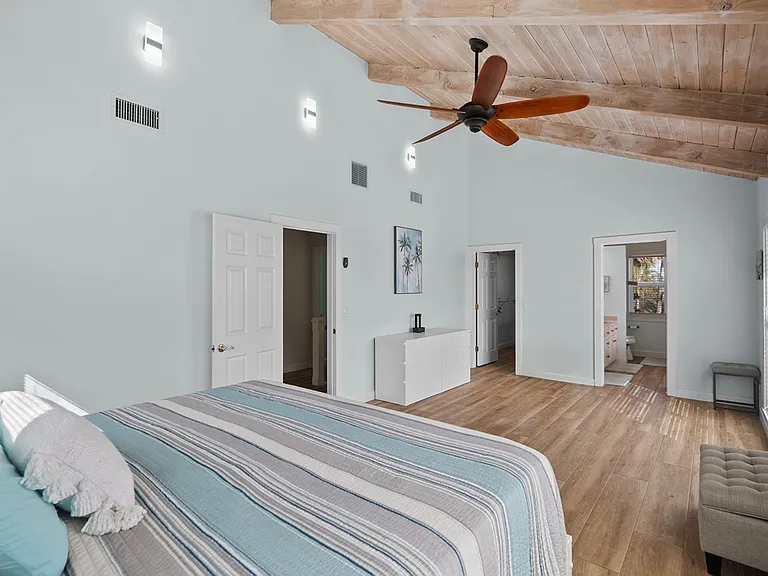 6789 S Indian River Dr — Photo 14