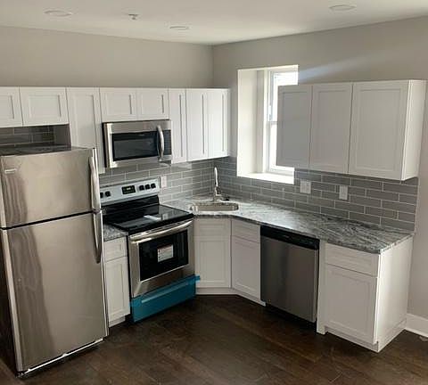 4th image of 1512 W Girard Ave #3R