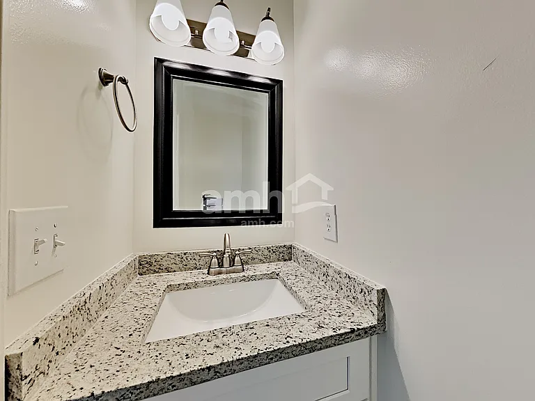 1703 Kendall Cove Ln — Photo 20
