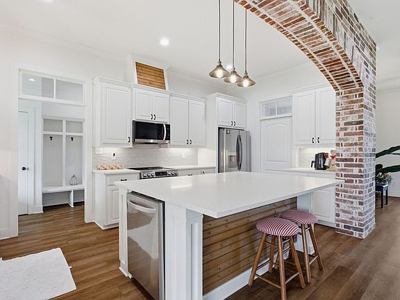 2nd image of 4846 Holbrook Court Ln