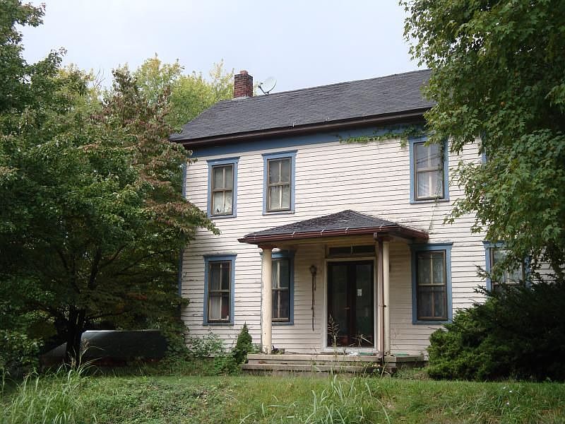 2nd image of 1009 Harmony Station Rd