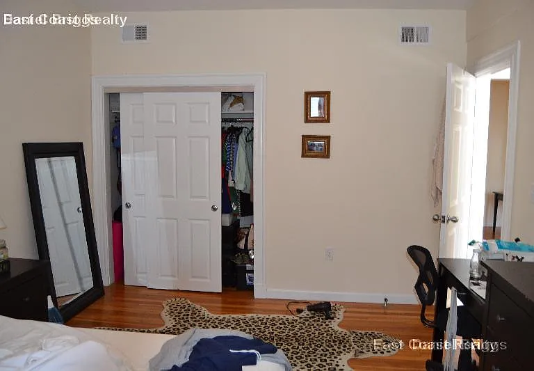 1942 Beacon St #3 — Photo 15