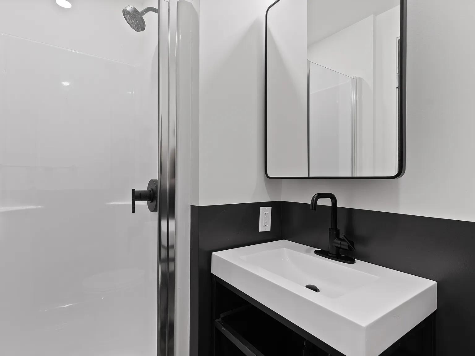 ALMA Gastown - 455 Abbott Street — Photo 3