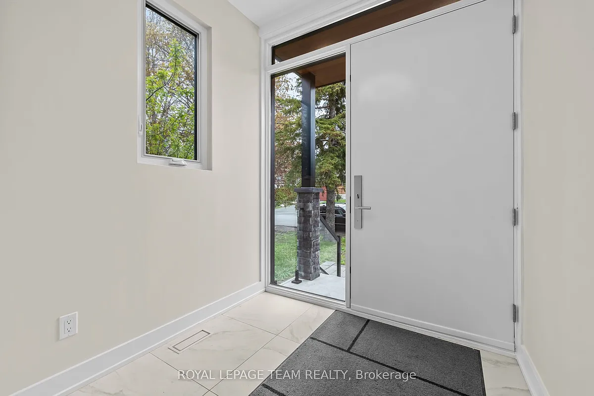 Building Photo - 498 Wentworth Ave