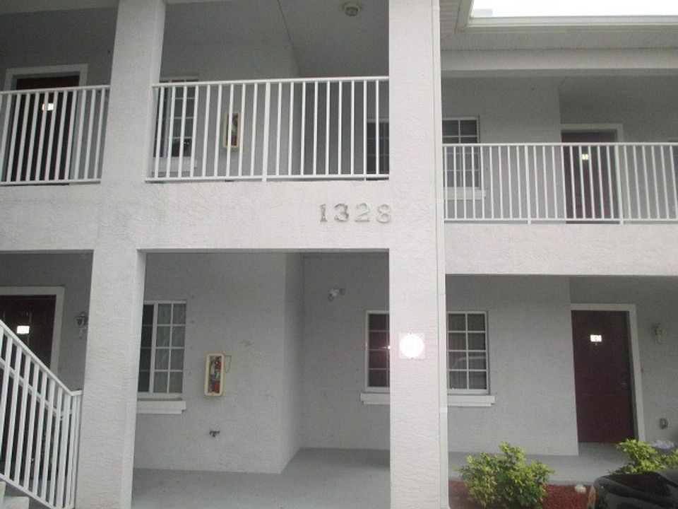 1st image of 1328 SE 8th Ave #101