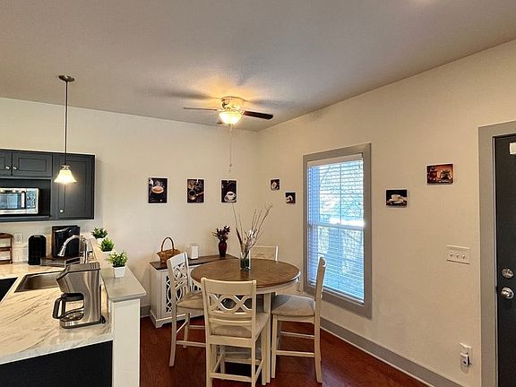 4th image of 420 Veritas St