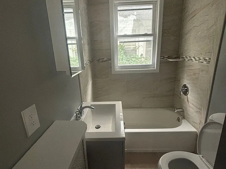 1132 Saint Louis Ave #2R — Photo 19