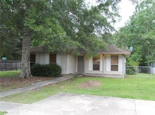 105 E Cherrywood Ln, Pearl River, LA 70452