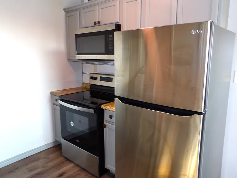 505 NW Oak Ave #B1 — Photo 2