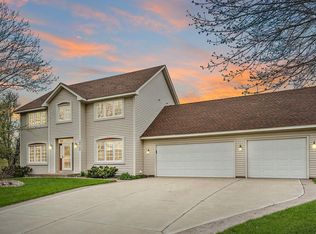7280 Newbury Ct, Woodbury, MN 55125