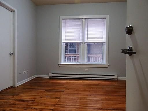 3rd image of 1452 W Fargo Ave #302