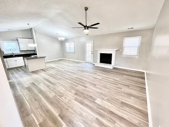 3rd image of 1016 Glen Willow Dr