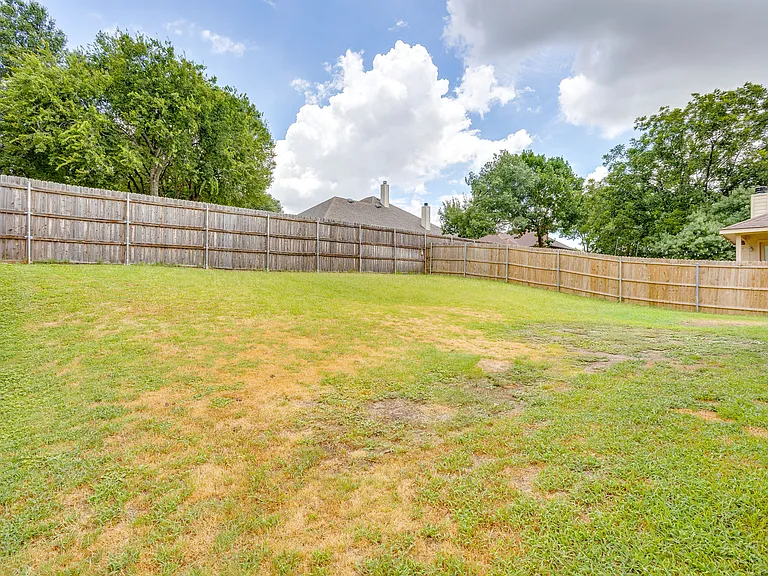 213 Carriage Dr — Photo 13