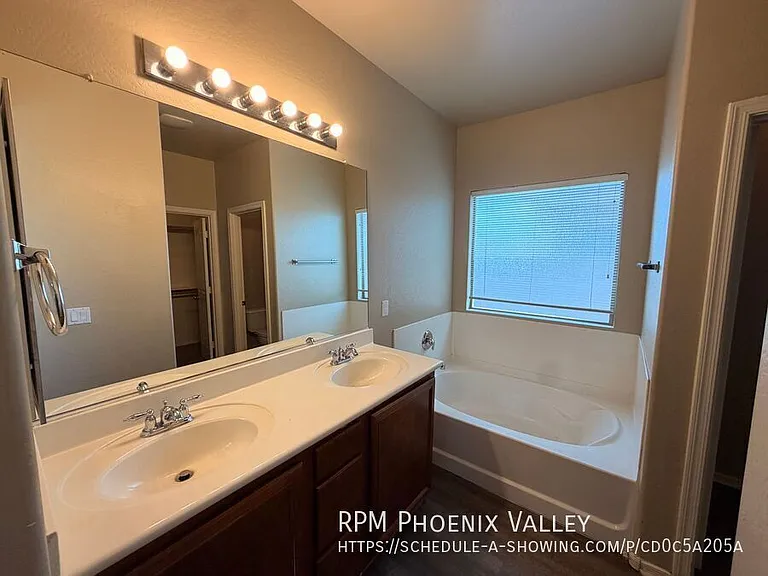 2517 S 116th Ave — Photo 21