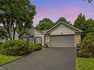 569 Harvest Dr, York, PA 17404
