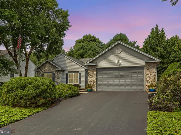 569 Harvest Dr, York, PA 17404