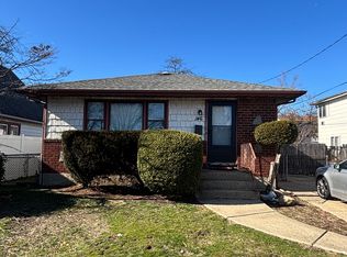 146 E Old Country Rd, Hicksville, NY 11801