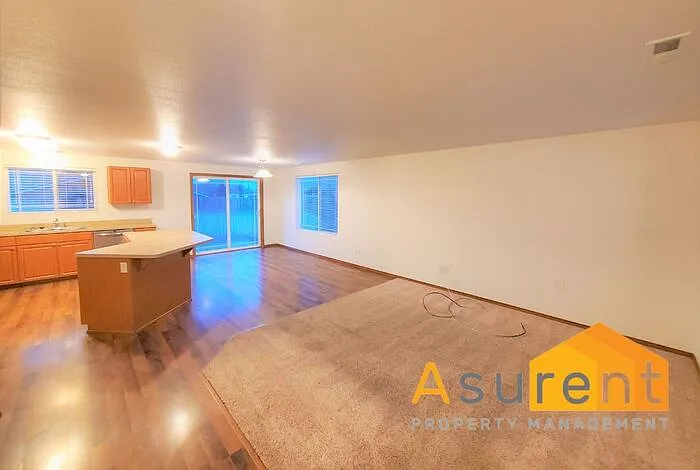 2313 Crater Lake Ave — Photo 5