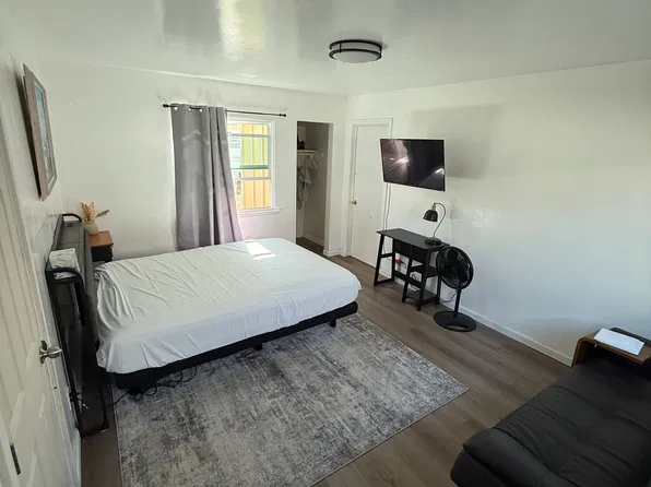 428 N D St, Lompoc, CA 93436