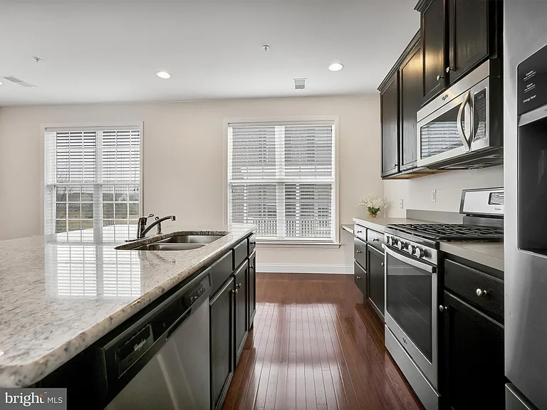 147 Putnam Way — Photo 3