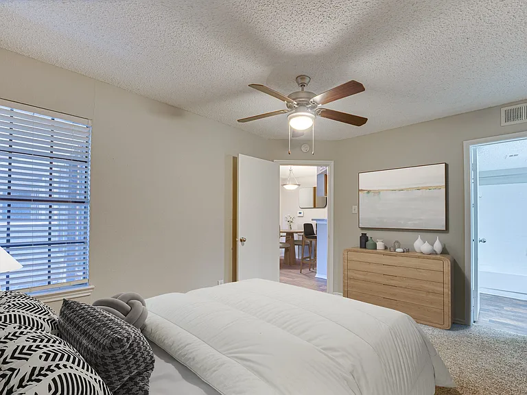 Timberglen Apartments — Photo 30