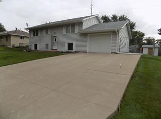 210 109th Ln NW, Coon Rapids, MN 55448