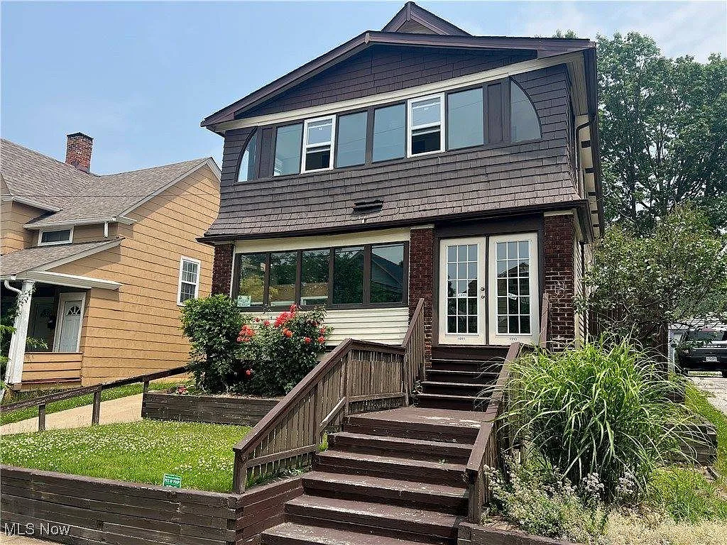 1511 Hopkins Ave photo 1