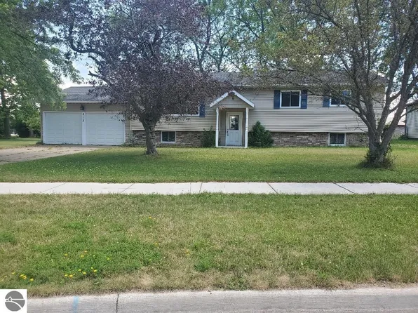 813 Southmoor Rd, Mount Pleasant, MI 48858